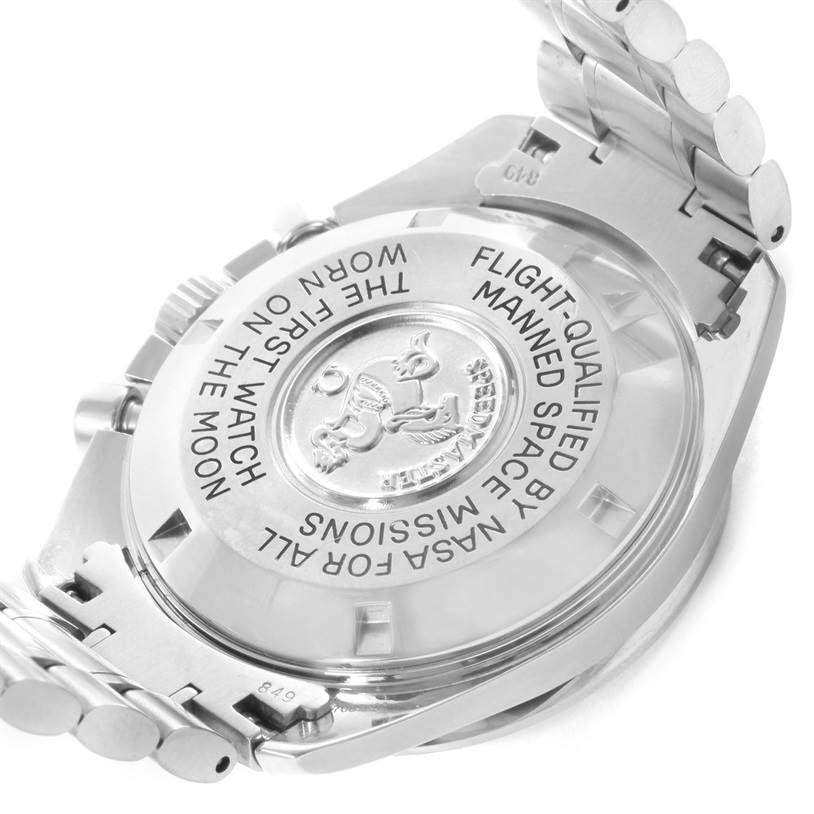 The image shows the back case and bracelet of the Omega Speedmaster 3570.50.00 Men
s Stainless Steel Black Dial 3570.50.00 Men
s Stainless Steel Black Dial watch at an oblique angle.