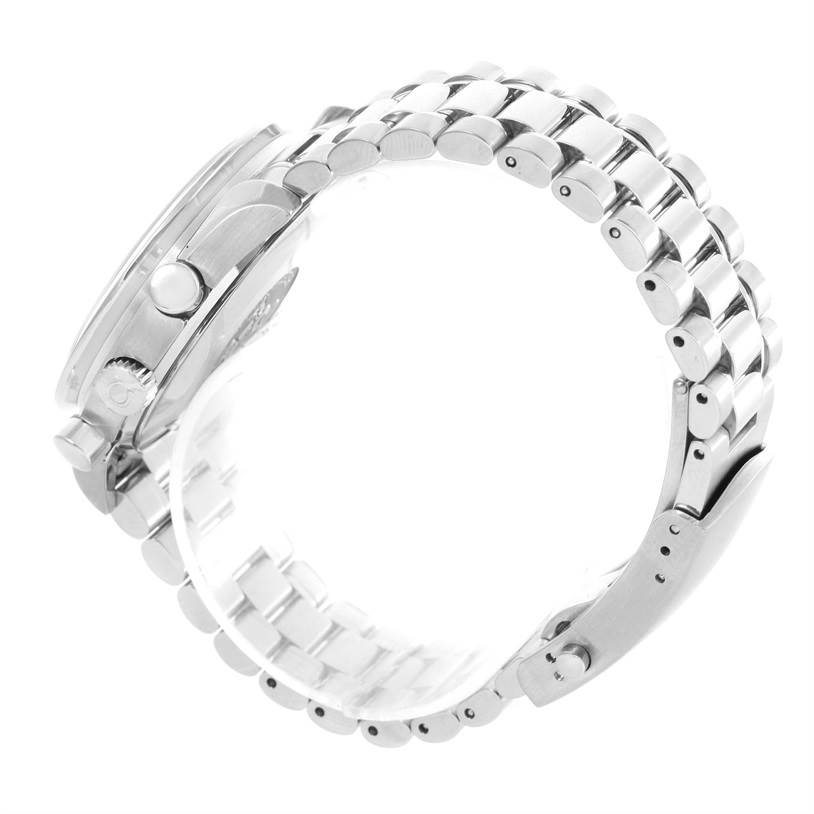 The image shows a side view of the Omega Speedmaster 3539.50.00 Men
s Stainless Steel Black Dial 3539.50.00 Men
s Stainless Steel Black Dial watch, highlighting its crown, pushers, case, and stainless steel bracelet.