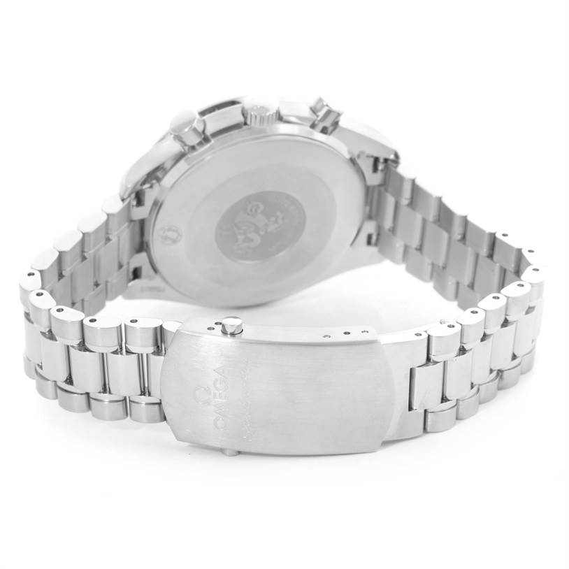 The image shows the back view and clasp of an Omega Speedmaster 3539.50.00 Men
s Stainless Steel Black Dial 3539.50.00 Men
s Stainless Steel Black Dial, emphasizing the bracelet and case back.