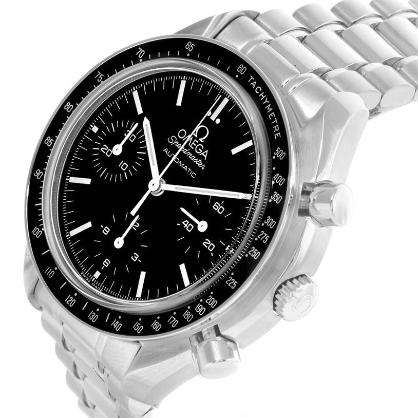 This image shows a close-up angled view of an Omega Speedmaster 3539.50.00 Men
s Stainless Steel Black Dial 3539.50.00 Men
s Stainless Steel Black Dial watch, highlighting its face, bezel, and bracelet.