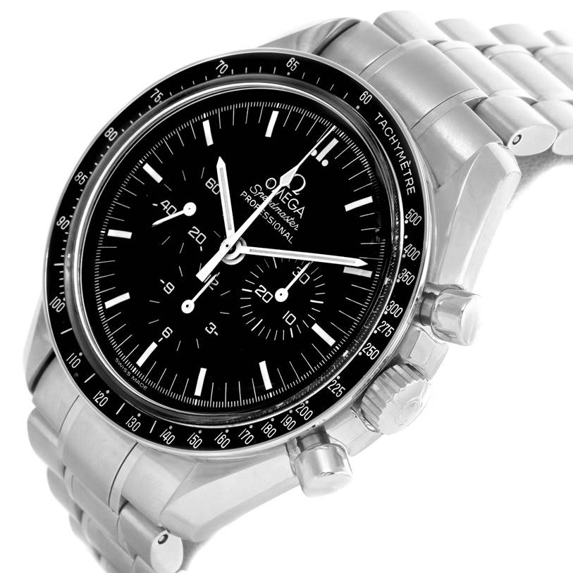 The image shows a close-up angle of the Omega Speedmaster 3560.50.00 Men
s Stainless Steel Black Dial 3560.50.00 Men
s Stainless Steel Black Dial, highlighting the watch face, tachymeter bezel, and metal bracelet.