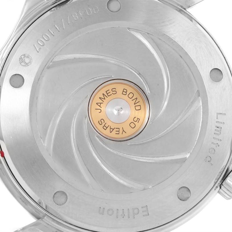 This image shows the case back of the Omega Speedmaster 212.30.41.20.01.005 Men
s Stainless Steel Black Dial 212.30.41.20.01.005 Men
s Stainless Steel Black Dial Limited Edition, featuring a commemorative "James Bond 50 years" medallion.