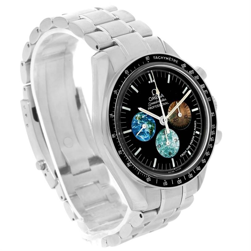 The image shows an angled front view of the Omega Speedmaster 3577.50.00 Men
s Stainless Steel Black Dial 3577.50.00 Men
s Stainless Steel Black Dial watch, highlighting its dial, bezel, and stainless steel bracelet.