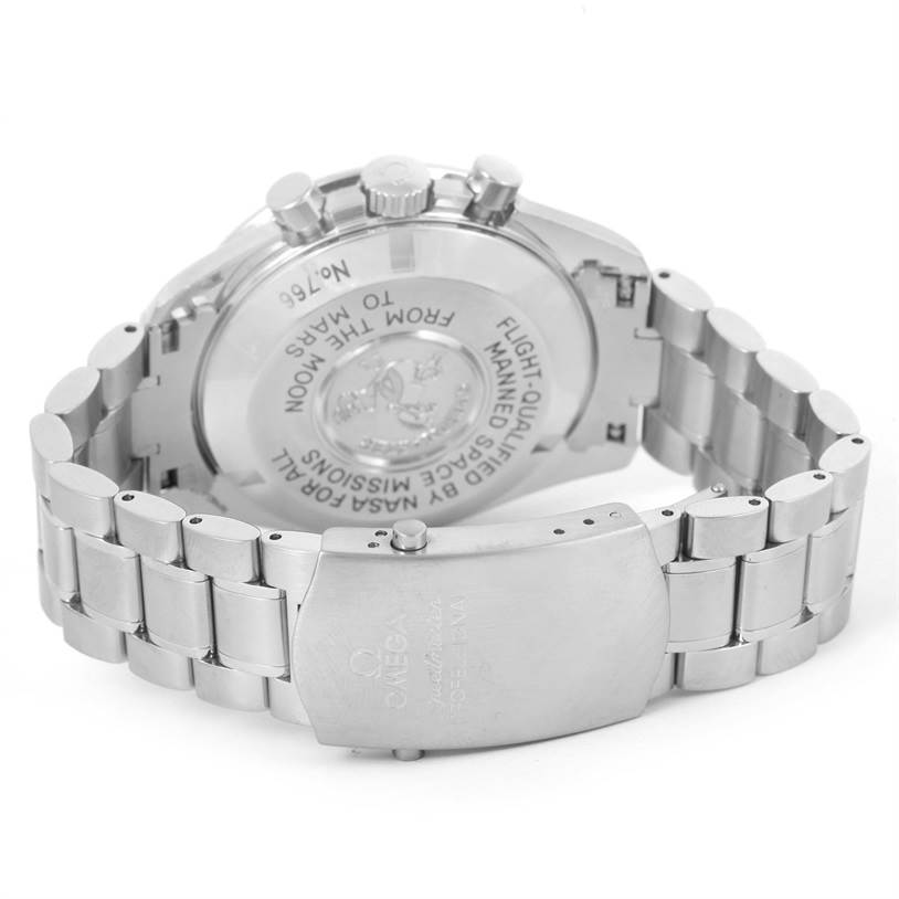 The image shows the back and bracelet of the Omega Speedmaster 3577.50.00 Men
s Stainless Steel Black Dial 3577.50.00 Men
s Stainless Steel Black Dial, highlighting its case back engraving and clasp.