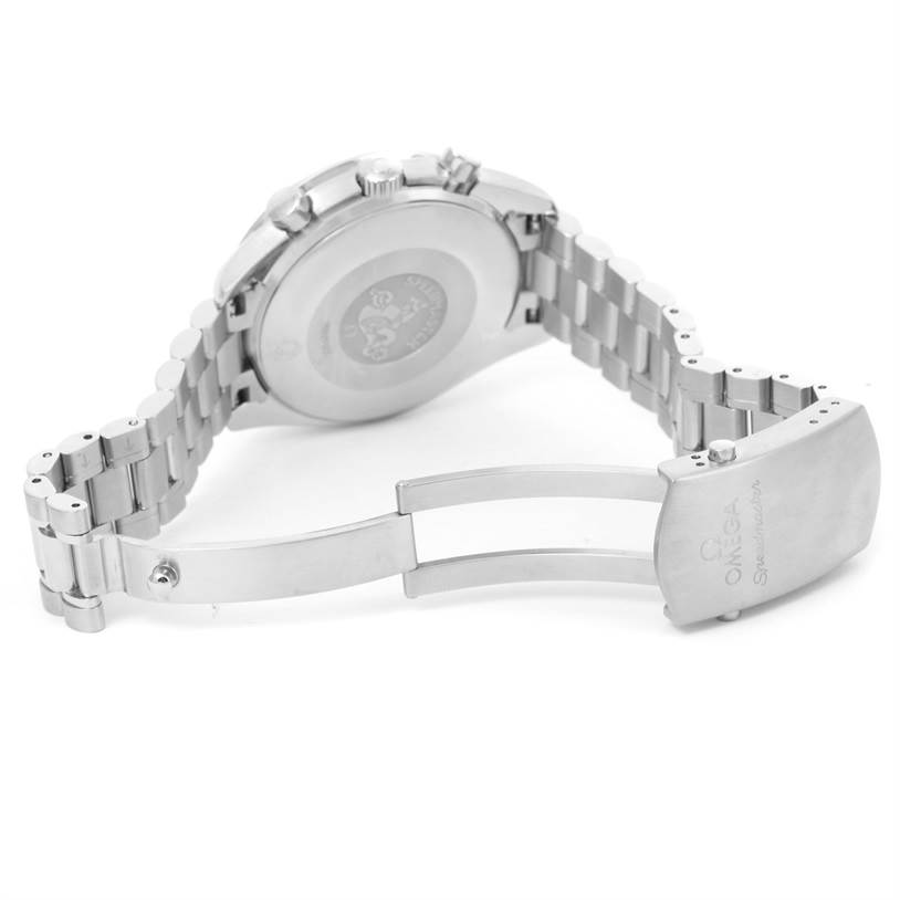 The image shows the underside and bracelet clasp of an Omega Speedmaster 3539.50.00 Men
s Stainless Steel Black Dial 3539.50.00 Men
s Stainless Steel Black Dial watch, highlighting the open deployant clasp.