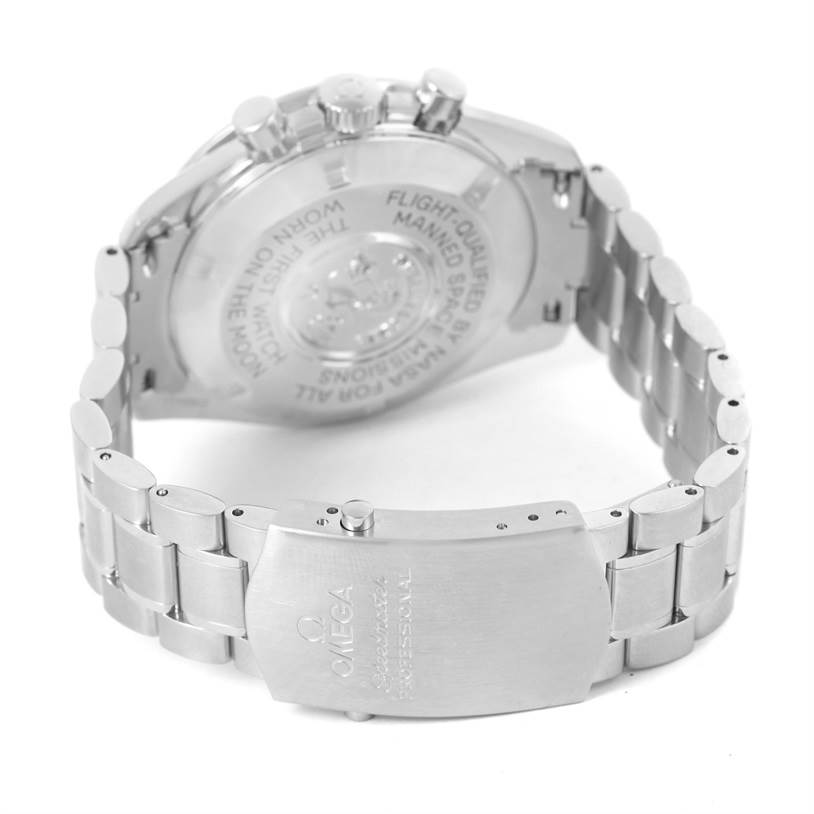 This image shows the back view of an Omega Speedmaster 3570.50.00 Men
s Stainless Steel Black Dial 3570.50.00 Men
s Stainless Steel Black Dial watch, highlighting the case back and bracelet clasp.