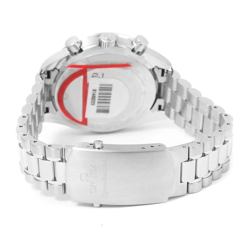 This image shows the back view of an Omega Speedmaster 3539.50.00 Men
s Stainless Steel Black Dial 3539.50.00 Men
s Stainless Steel Black Dial watch, focusing on the clasp and the bracelet.