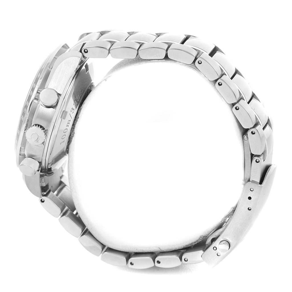 This side view of the Omega Speedmaster 3212.80.00 Men
s Stainless Steel Blue Dial 3212.80.00 Men
s Stainless Steel Blue Dial watch shows the bracelet, crown, and side buttons.