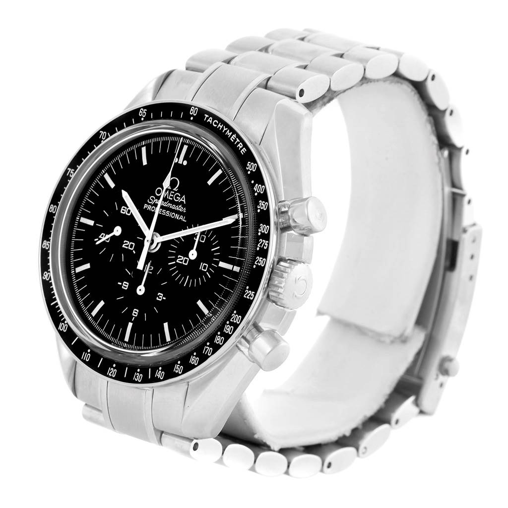 This image shows an oblique angle of an Omega Speedmaster 3573.50.00 Men
s Stainless Steel Black Dial 3573.50.00 Men
s Stainless Steel Black Dial watch, highlighting the dial, tachymeter bezel, and stainless steel bracelet.
