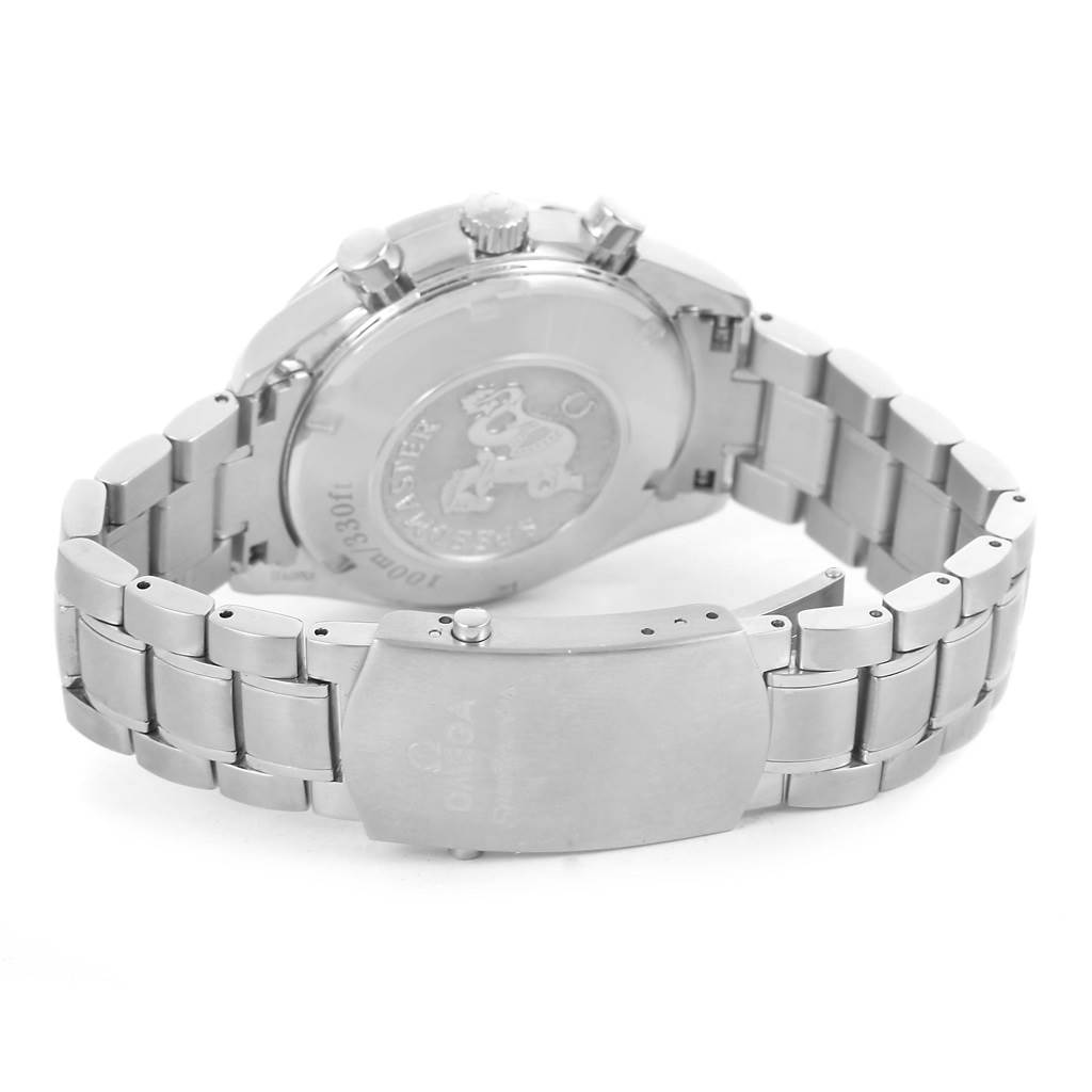 The image shows the back view of an Omega Speedmaster 3211.31.00 Men
s Stainless Steel Silver Dial 3211.31.00 Men
s Stainless Steel Silver Dial watch, highlighting the clasp, case back, and bracelet.