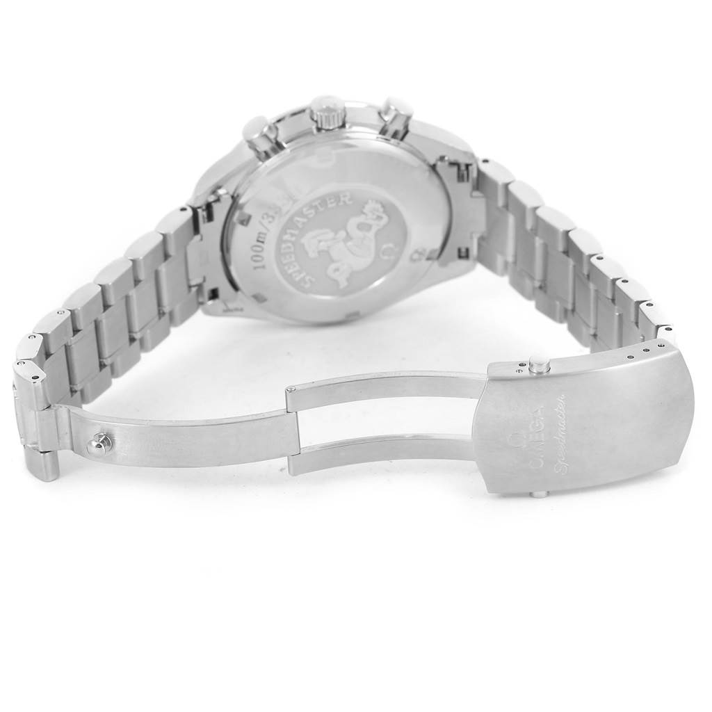 The image shows the back view of an Omega Speedmaster 3211.31.00 Men
s Stainless Steel Silver Dial 3211.31.00 Men
s Stainless Steel Silver Dial watch, highlighting the case back, bracelet, and clasp.