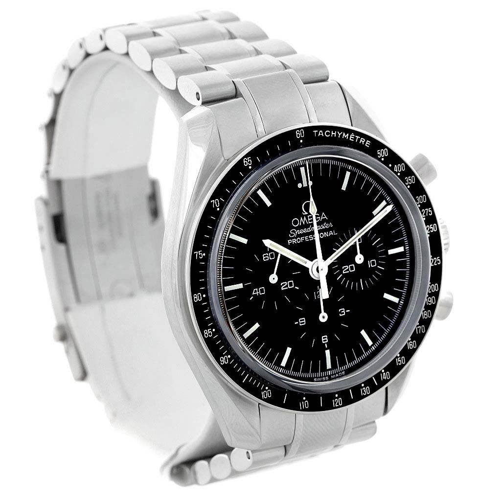 The image shows a side-angle view of the Omega Speedmaster 3573.50.00 Men
s Stainless Steel Black Dial 3573.50.00 Men
s Stainless Steel Black Dial watch, highlighting the face, bezel, and metal bracelet.