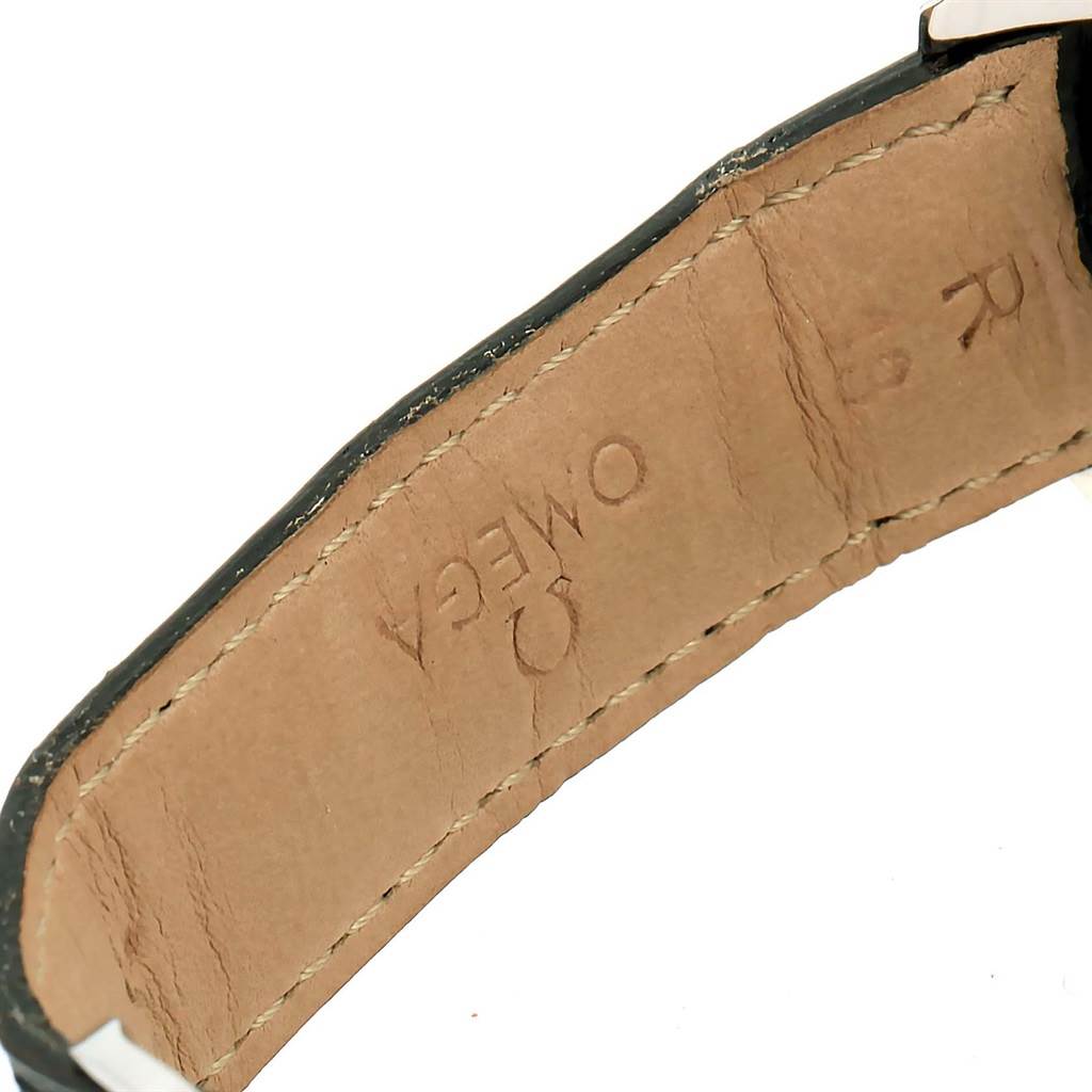 This image shows the inner side of a leather strap for an Omega Speedmaster 3823.30.00 Men
s Stainless Steel Silver Dial 3823.30.00 Men
s Stainless Steel Silver Dial watch, featuring the brand
s imprint.