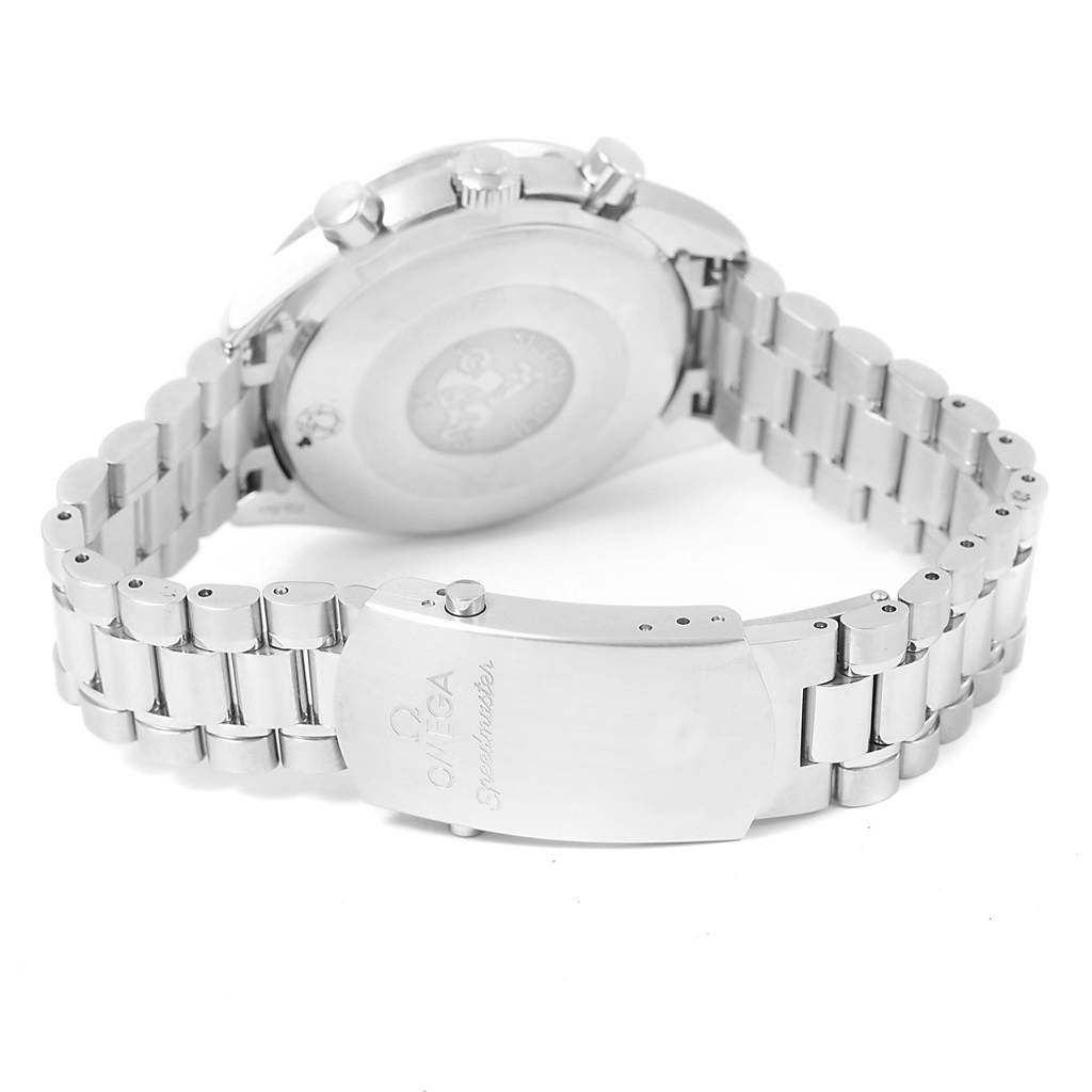 The image shows the back case and stainless steel bracelet with the clasp of an Omega Speedmaster 3539.50.00 Men
s Stainless Steel Black Dial 3539.50.00 Men
s Stainless Steel Black Dial watch.