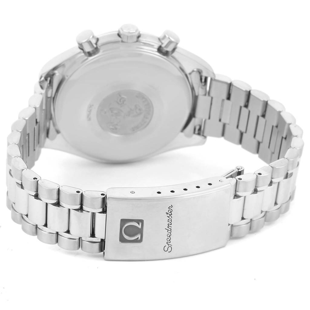 This image shows the back case and metal bracelet of an Omega Speedmaster 3511.20.00 Men
s Stainless Steel Black Dial 3511.20.00 Men
s Stainless Steel Black Dial watch, including the clasp with "Speedmaster" engraving.