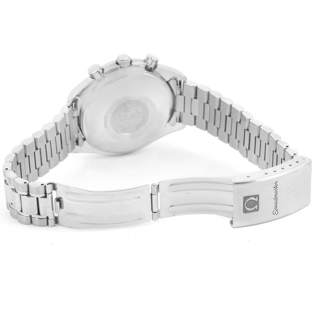 The image shows the back and clasp of an Omega Speedmaster 3511.20.00 Men
s Stainless Steel Black Dial 3511.20.00 Men
s Stainless Steel Black Dial watch, highlighting the bracelet and deployment clasp.