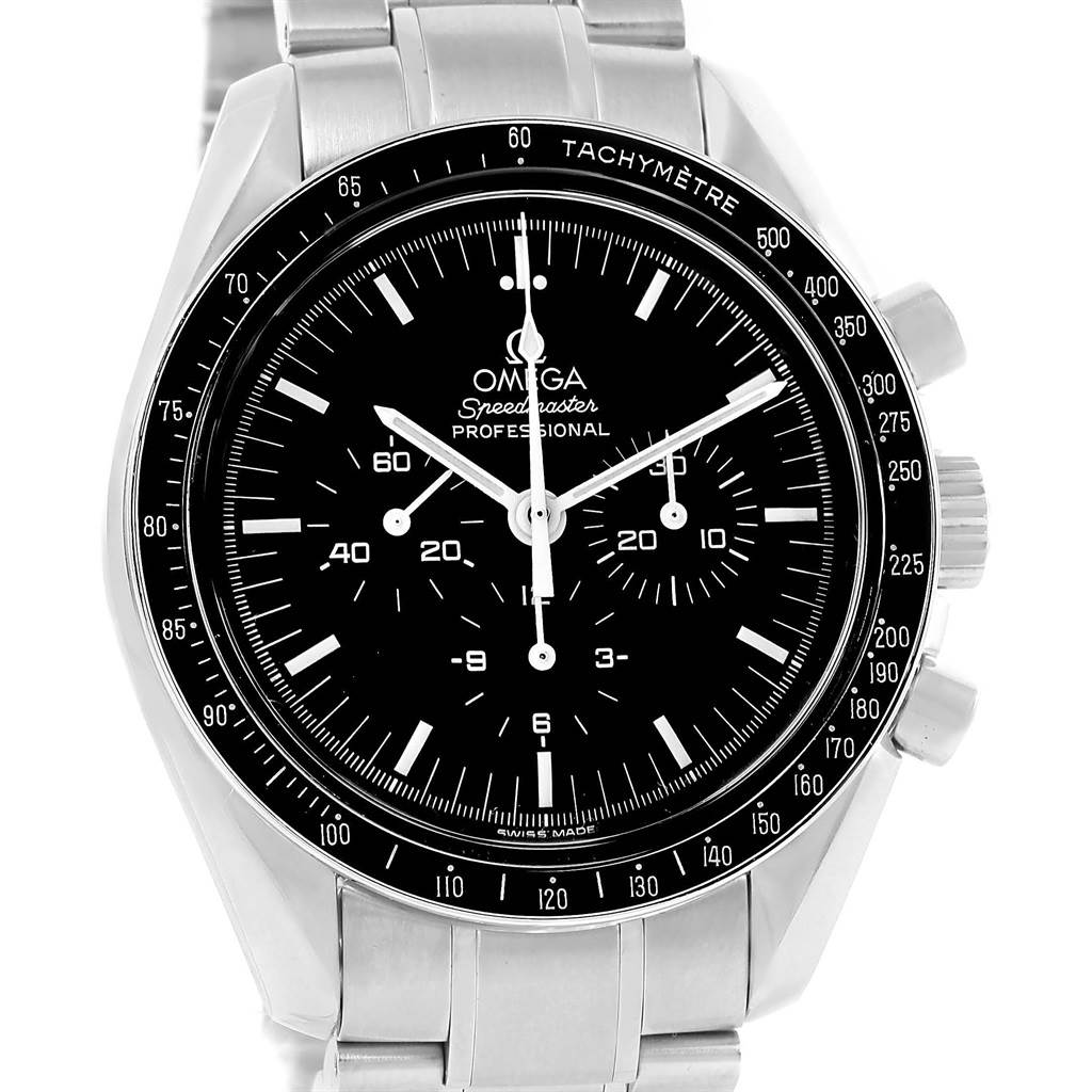 The image shows a front view of an Omega Speedmaster 3572.50.00 Men
s Stainless Steel Black Dial 3572.50.00 Men
s Stainless Steel Black Dial watch, highlighting the dial, tachymeter bezel, and bracelet.