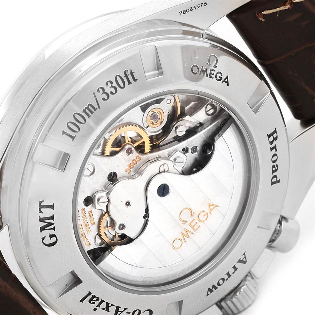 This image shows the back of an Omega Speedmaster 3881.30.37 Men
s Stainless Steel Silver Dial 3881.30.37 Men
s Stainless Steel Silver Dial watch, highlighting the movement and water resistance.