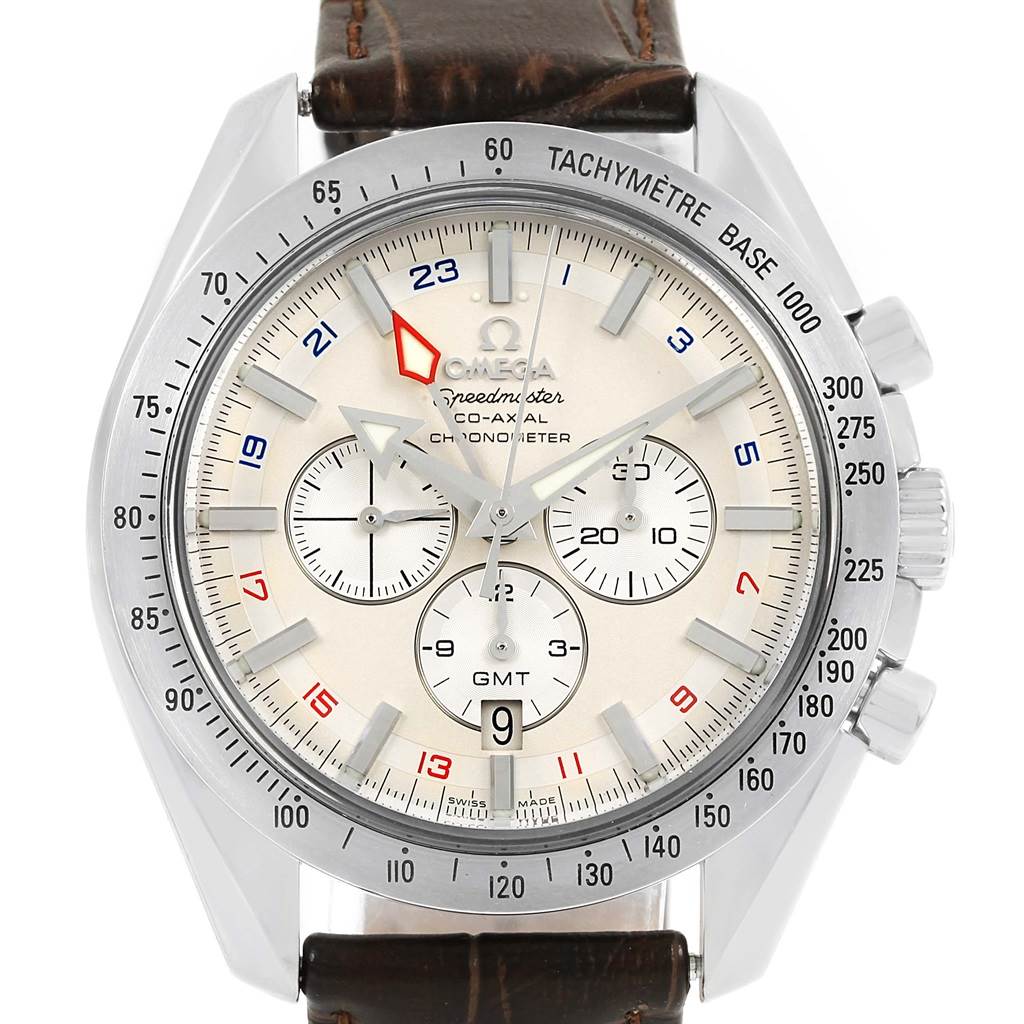 The image shows a frontal view of the Omega Speedmaster 3881.30.37 Men
s Stainless Steel Silver Dial 3881.30.37 Men
s Stainless Steel Silver Dial watch, highlighting the dial, bezel, chronograph subdials, and crown.