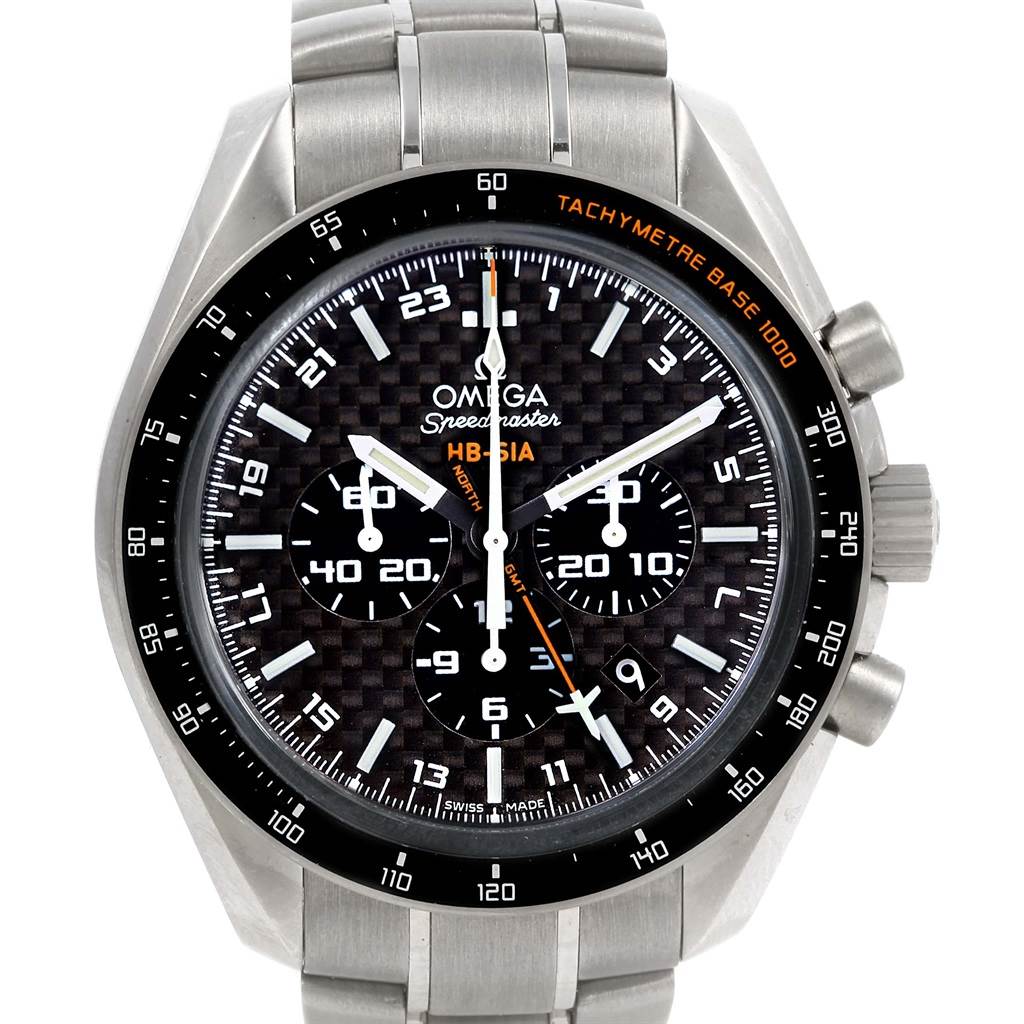 This image shows a front view of the Omega Speedmaster 321.90.44.52.01.001 Men's Titanium Black Dial 321.90.44.52.01.001 Men's Titanium Black Dial watch, highlighting its dial, hour markers, and bezel.