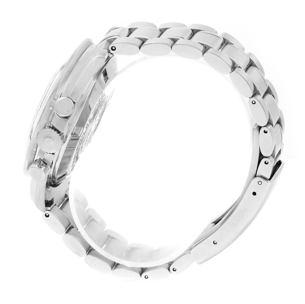 This side view of the Omega Speedmaster 3570.50.00 Men
s Stainless Steel Black Dial 3570.50.00 Men
s Stainless Steel Black Dial watch shows the bracelet, case, and pushers.