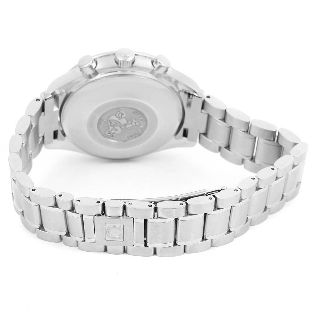 The image shows the back view of an Omega Speedmaster 3513.82.00 Men
s Stainless Steel Blue Dial 3513.82.00 Men
s Stainless Steel Blue Dial watch, highlighting the case back, bracelet, and clasp.