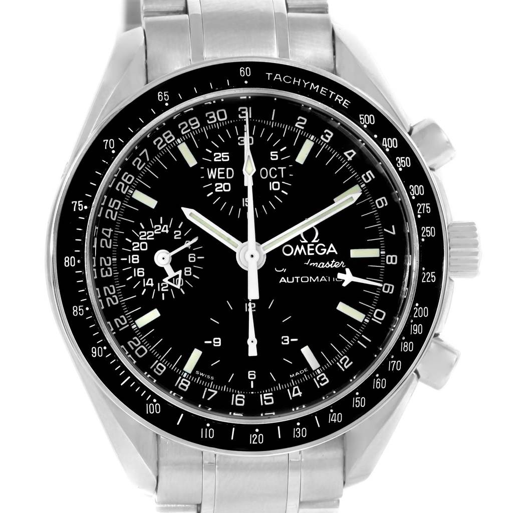 This image shows a frontal view of the Omega Speedmaster 3520.50.00 Men
s Stainless Steel Black Dial 3520.50.00 Men
s Stainless Steel Black Dial watch, revealing the dial, tachymeter, and stainless steel bracelet.