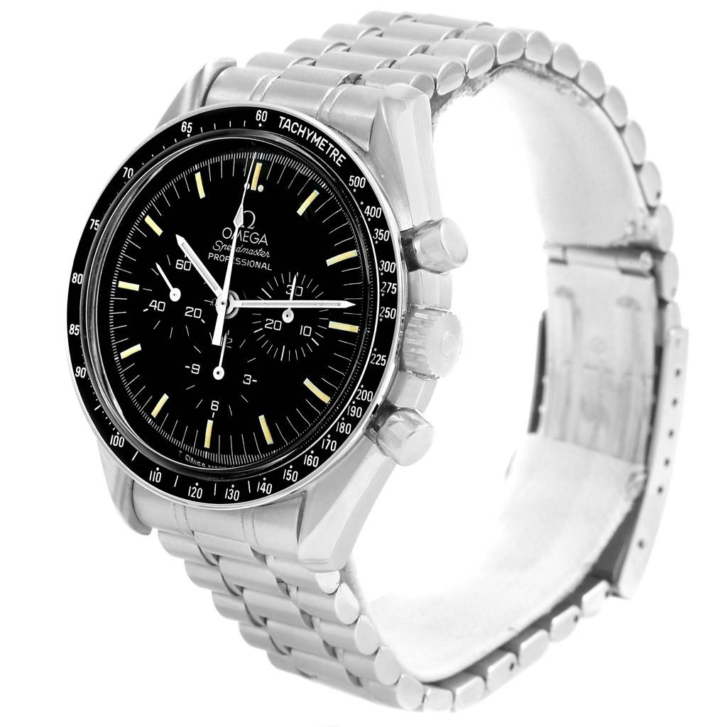 The image shows an angled view of the Omega Speedmaster Men
s Stainless Steel Black Dial Men
s Stainless Steel Black Dial watch, highlighting the face, tachymetre bezel, and metal bracelet.