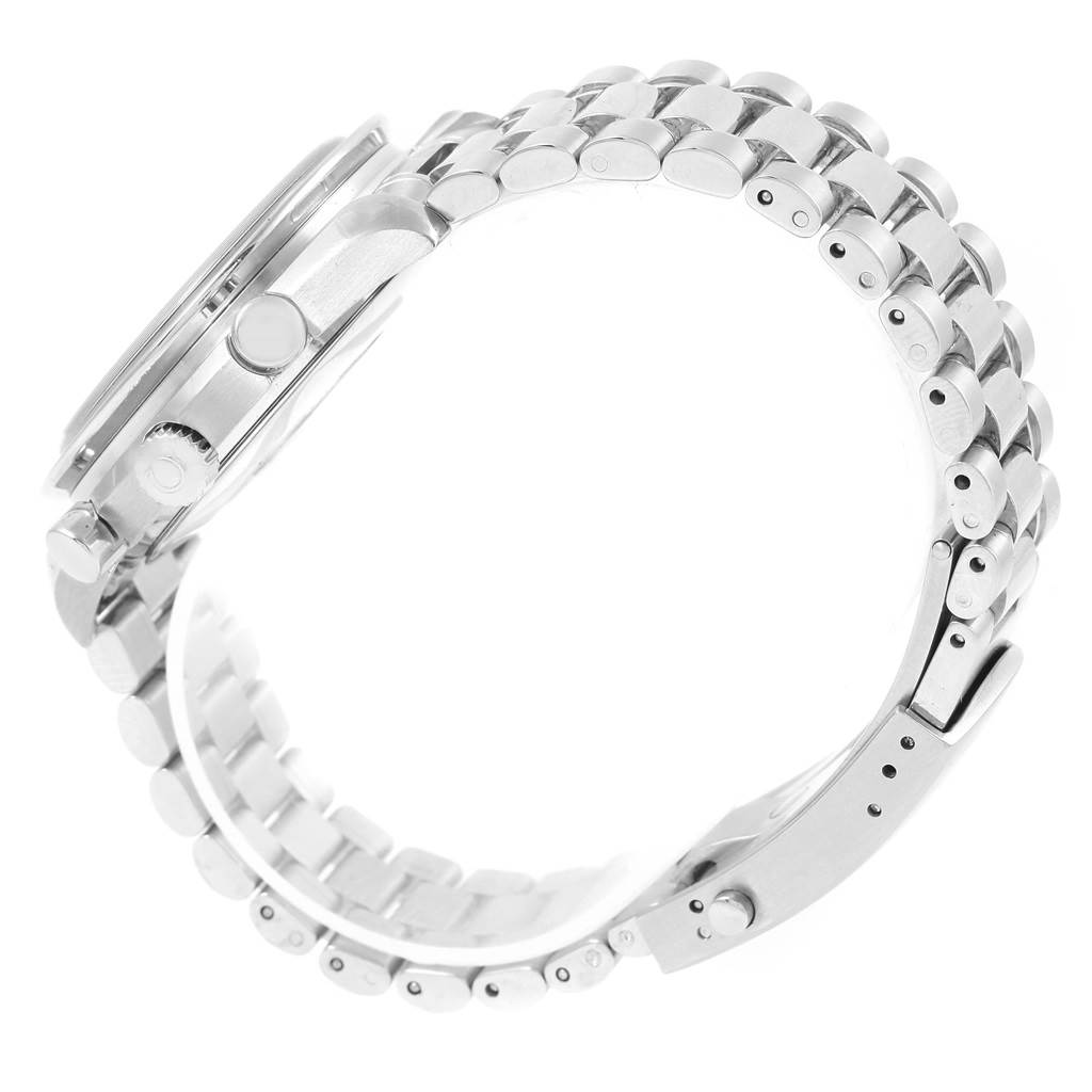 The image shows the side view of the Omega Speedmaster 3539.50.00 Men
s Stainless Steel Black Dial 3539.50.00 Men
s Stainless Steel Black Dial watch with a focus on the case, pushers, and bracelet links.