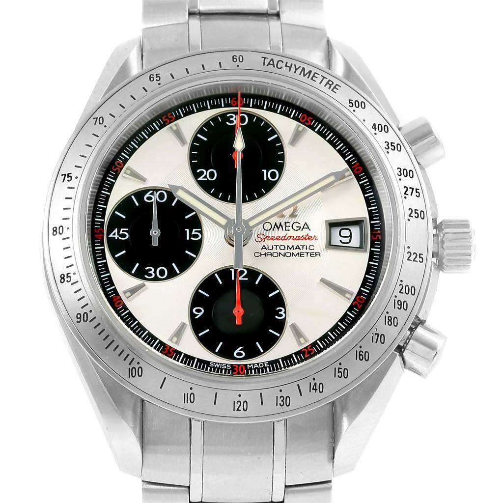The image shows a front view of an Omega Speedmaster 3211.31.00 Men
s Stainless Steel Silver Dial 3211.31.00 Men
s Stainless Steel Silver Dial watch featuring its face, tachymeter, chronograph subdials, and date window.
