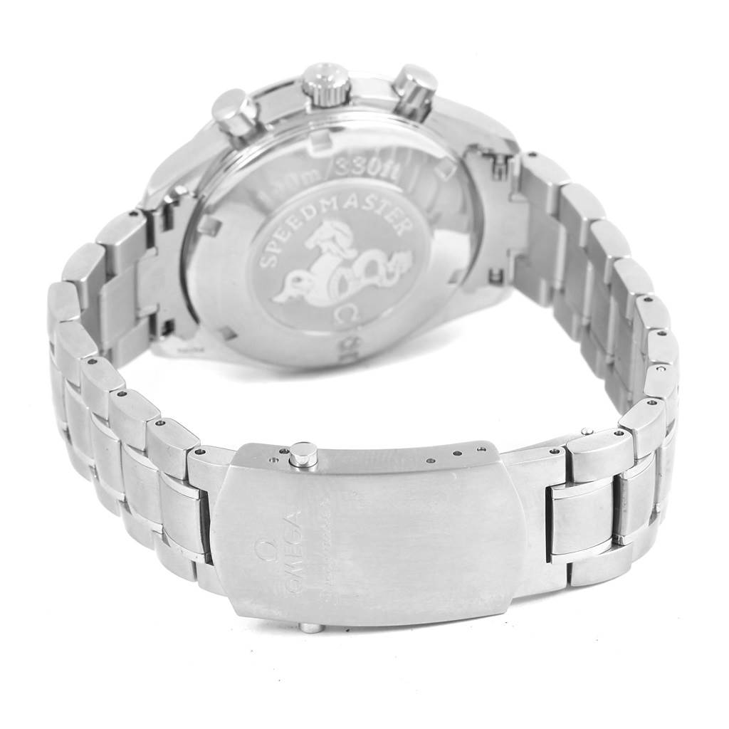 The image shows the case back and clasp of the Omega Speedmaster 3220.50.00 Men
s Stainless Steel Black Dial 3220.50.00 Men
s Stainless Steel Black Dial watch, highlighting its metal bracelet and engraved details.