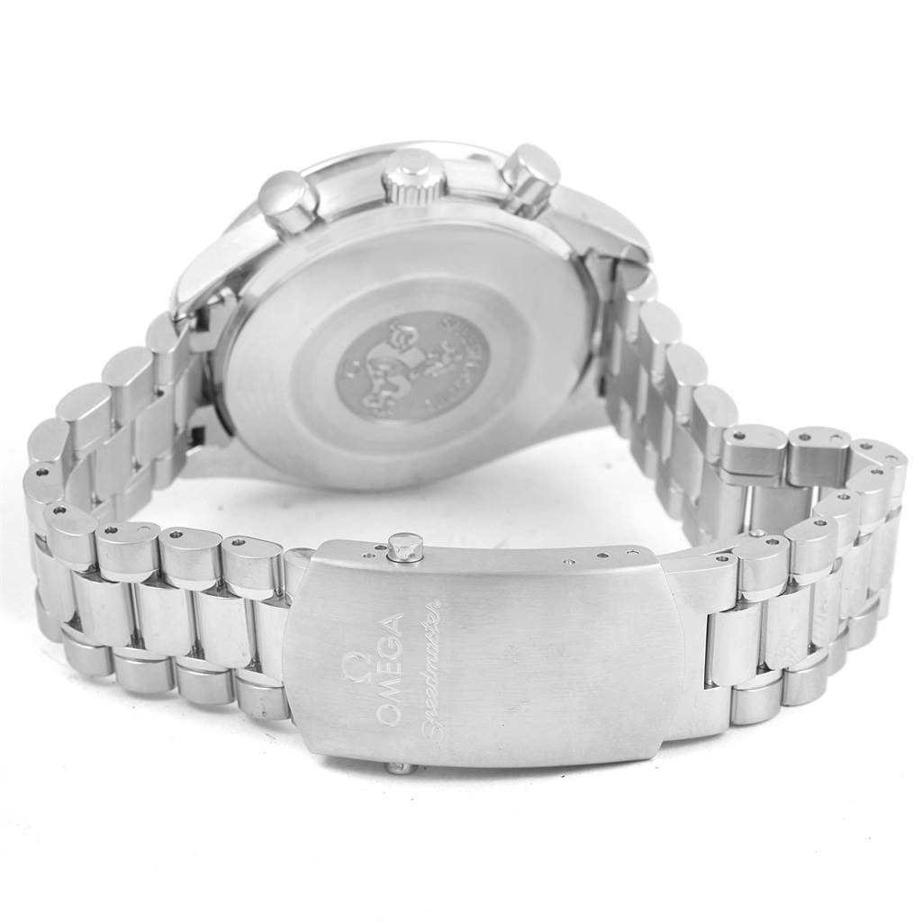 The image shows the back of an Omega Speedmaster 3539.50.00 Men
s Stainless Steel Black Dial 3539.50.00 Men
s Stainless Steel Black Dial watch, focusing on the stainless steel clasp and bracelet.