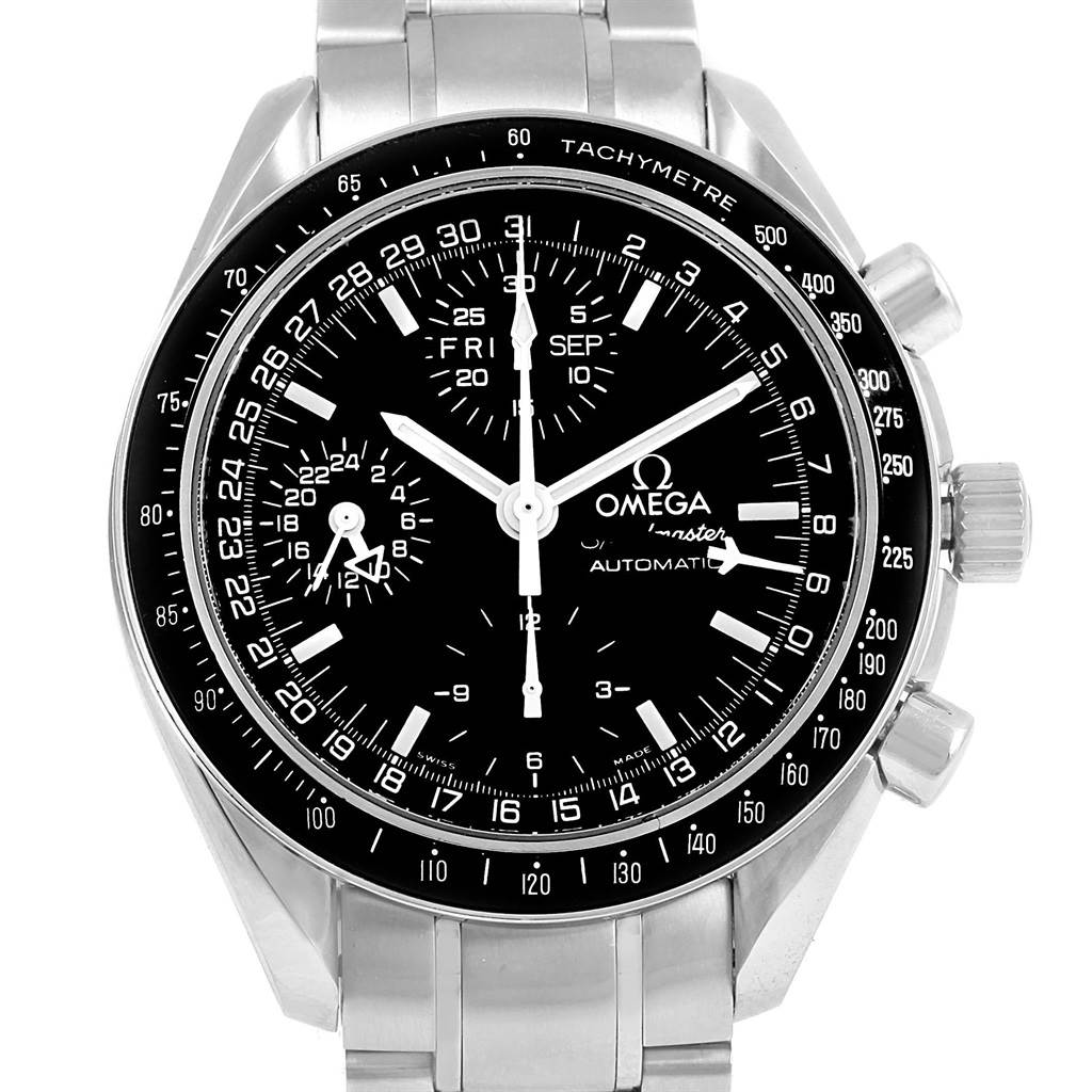 The image shows a front view of an Omega Speedmaster 3520.50.00 Men
s Stainless Steel Black Dial 3520.50.00 Men
s Stainless Steel Black Dial watch, highlighting its black dial, chronograph subdials, and stainless steel band.