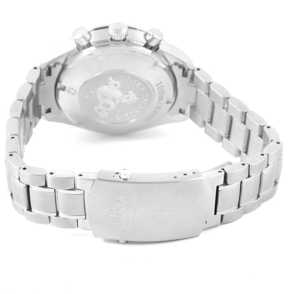 The image shows the backside and clasp of an Omega Speedmaster 323.30.40.40.06.001 Men
s Stainless Steel Grey Dial 323.30.40.40.06.001 Men
s Stainless Steel Grey Dial watch, highlighting its metal bracelet and engraved case back.