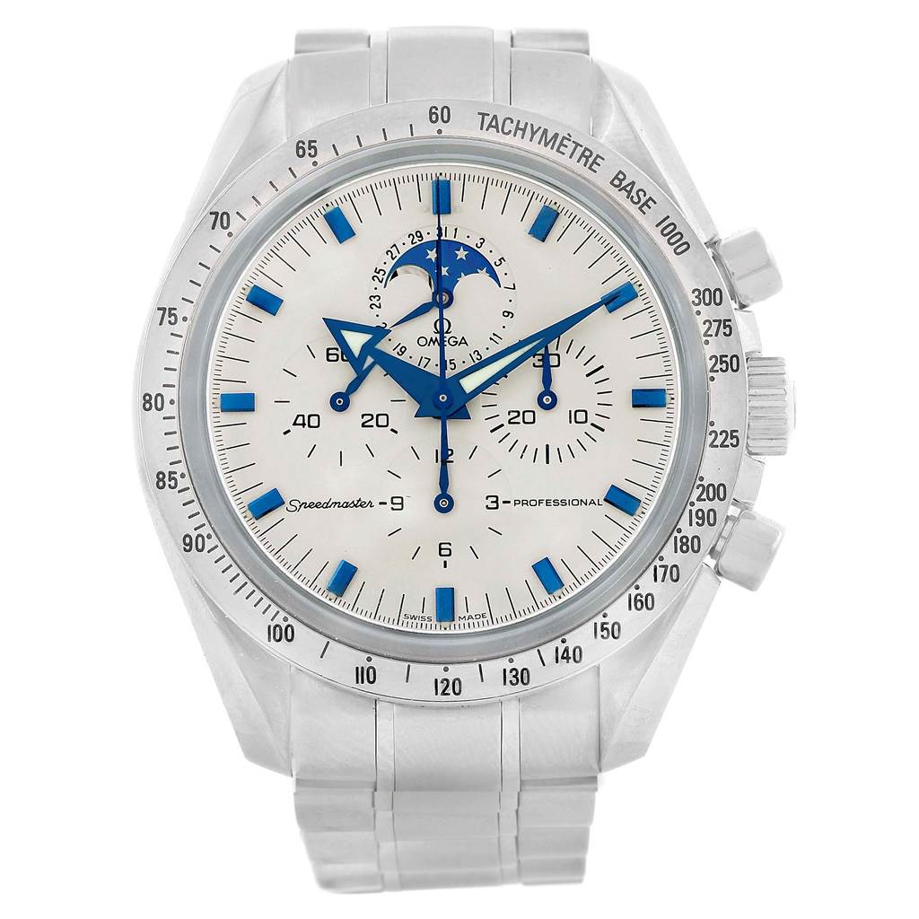 The image shows a front view of an Omega Speedmaster 3575.20.00 Men's Stainless Steel White Dial 3575.20.00 Men's Stainless Steel White Dial watch, highlighting its dial, tachymeter bezel, and chronograph subdials.