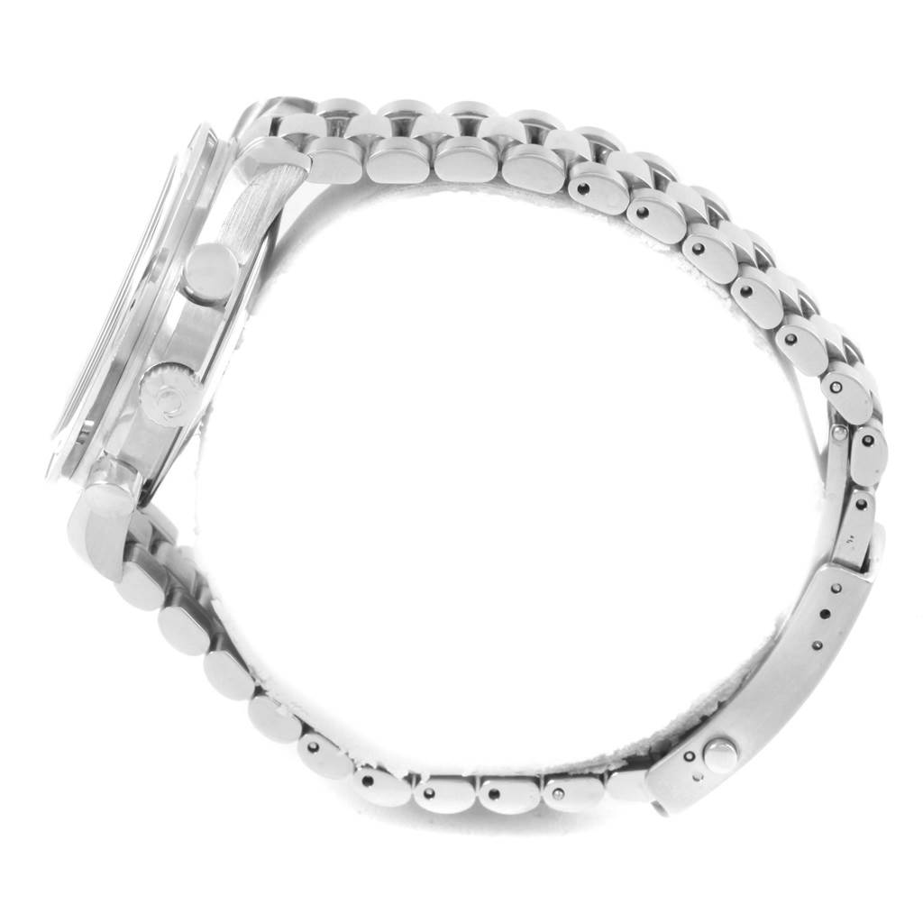 This is a side view of an Omega Speedmaster 3539.50.00 Men
s Stainless Steel Black Dial 3539.50.00 Men
s Stainless Steel Black Dial watch showing the bracelet, crown, and case.