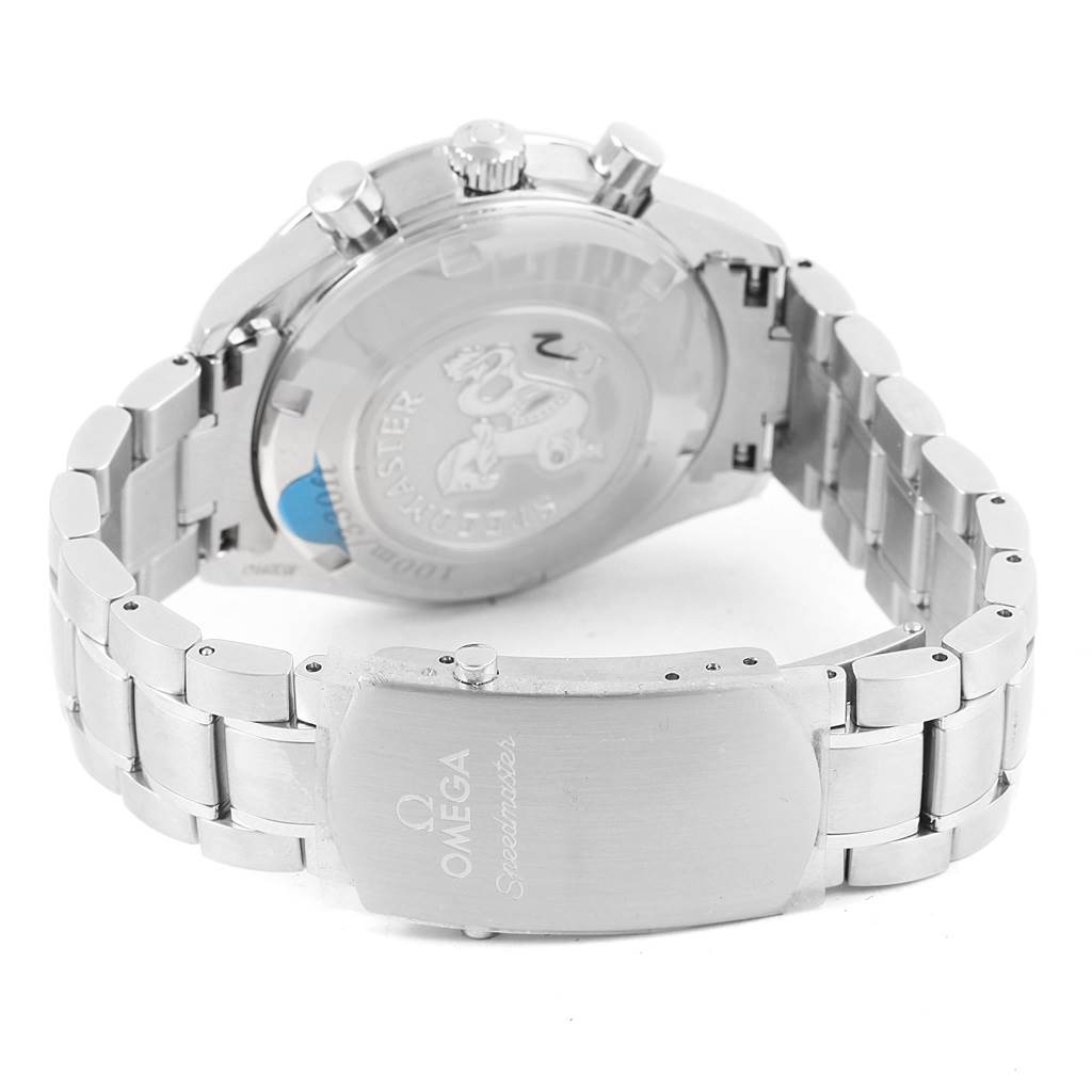 The image shows the back and clasp of an Omega Speedmaster 323.10.40.40.02.001 Men
s Stainless Steel Silver Dial 323.10.40.40.02.001 Men
s Stainless Steel Silver Dial watch, highlighting its case back and stainless steel bracelet.