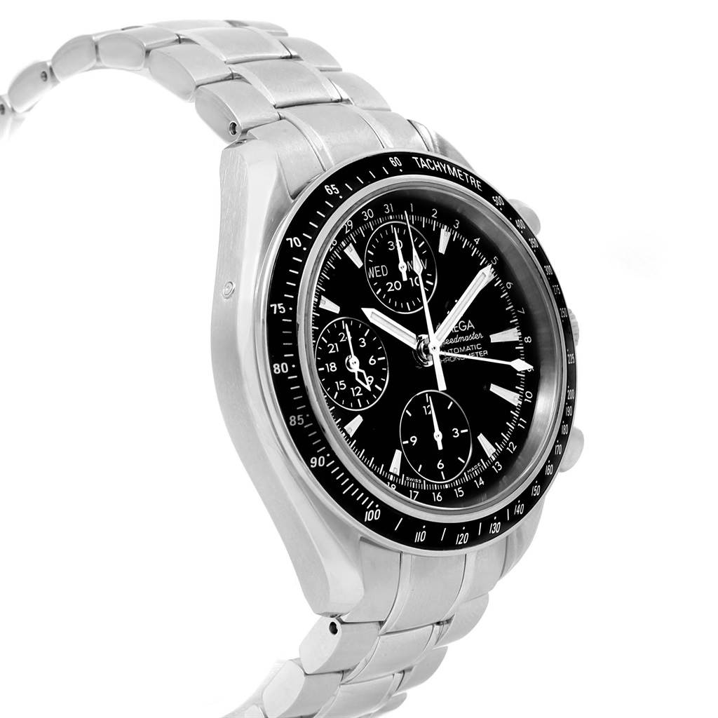 The image shows an angled view of an Omega Speedmaster 3220.50.00 Men
s Stainless Steel Black Dial 3220.50.00 Men
s Stainless Steel Black Dial watch, highlighting its face, bezel, and metal bracelet.