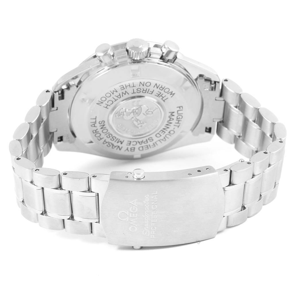 The image shows the back case and stainless steel bracelet of the Omega Speedmaster 3575.20.00 Men
s Stainless Steel White Dial 3575.20.00 Men
s Stainless Steel White Dial watch.