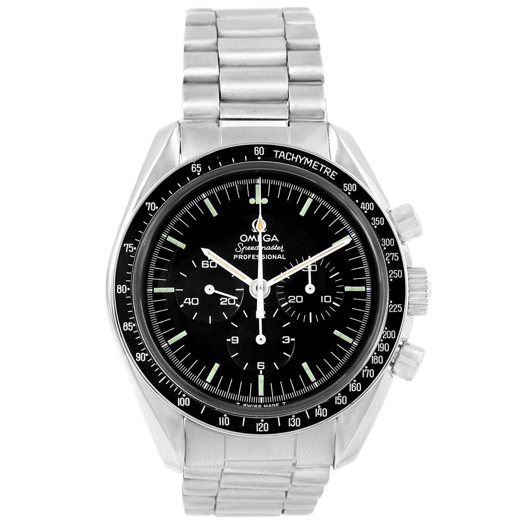 The image shows a front view of the Omega Speedmaster 145.022 Men
s Stainless Steel Black Dial 145.022 Men
s Stainless Steel Black Dial watch, detailing its black dial, tachymeter, and metal bracelet.
