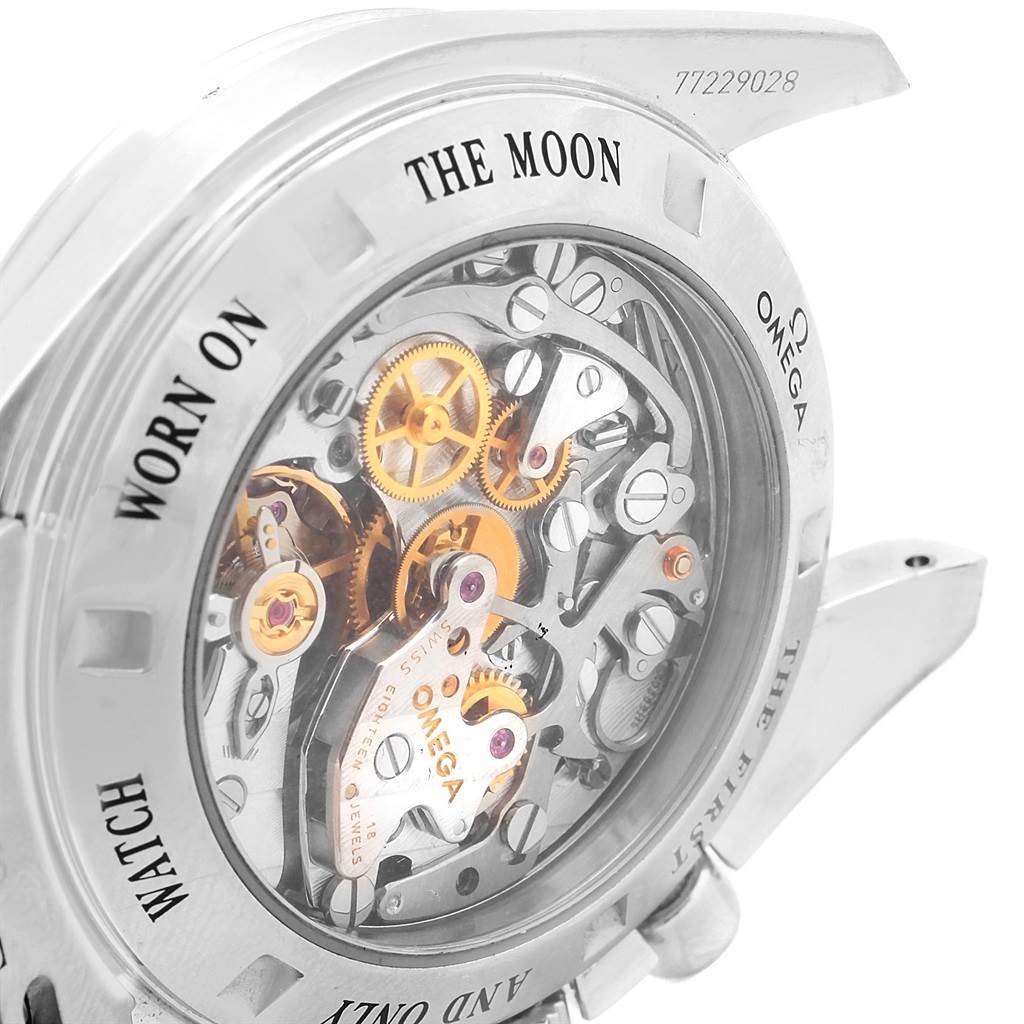 The image shows the case back view of the Omega Speedmaster 3573.50.00 Men
s Stainless Steel Black Dial 3573.50.00 Men
s Stainless Steel Black Dial watch, revealing its intricate mechanical movement.