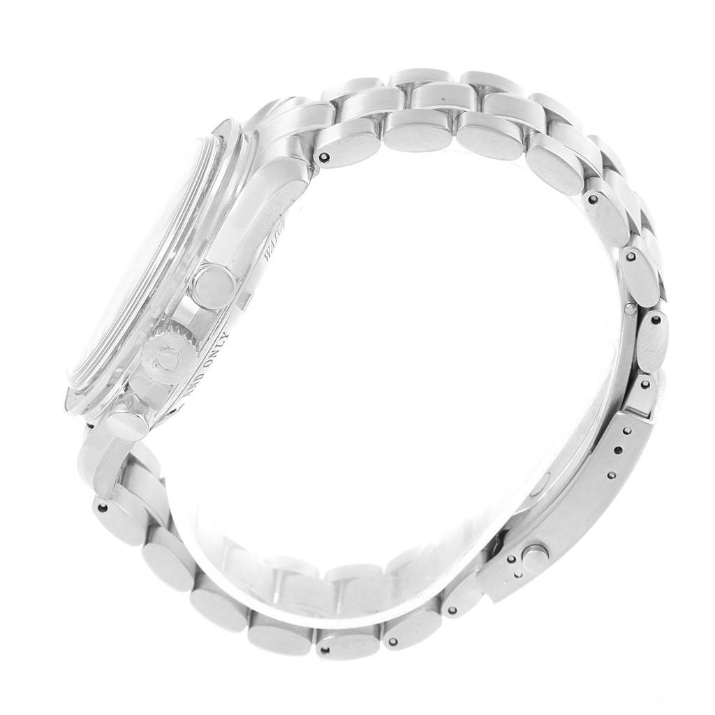 The image shows a side view of an Omega Speedmaster 3573.50.00 Men
s Stainless Steel Black Dial 3573.50.00 Men
s Stainless Steel Black Dial watch highlighting the bracelet, clasp, and side profile of the case.