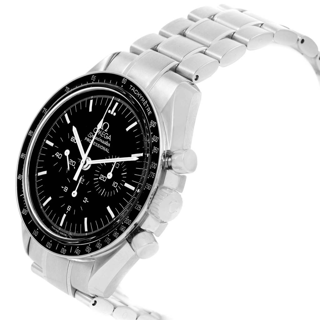 The image shows a side angle of the Omega Speedmaster 3572.50.00 Men
s Stainless Steel Black Dial 3572.50.00 Men
s Stainless Steel Black Dial watch, highlighting the stainless steel band, dial, and pushers.