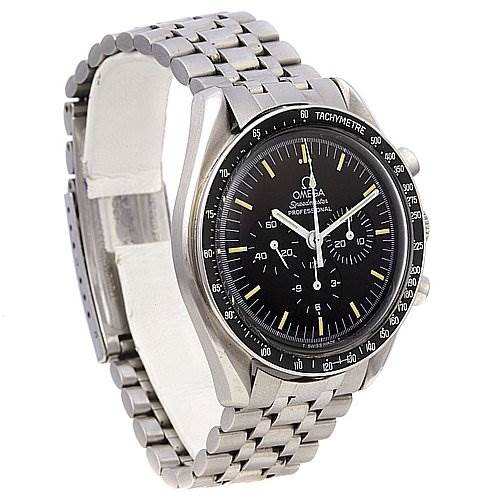 This image shows an angle of the Omega Speedmaster Men
s Stainless Steel Black Dial Men
s Stainless Steel Black Dial watch, highlighting the dial, bezel, case, and metal bracelet.