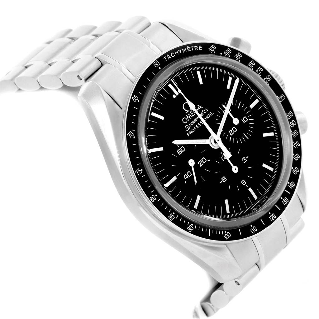The image shows an oblique angle of an Omega Speedmaster 3573.50.00 Men
s Stainless Steel Black Dial 3573.50.00 Men
s Stainless Steel Black Dial watch, highlighting the face, bezel, and stainless steel band.