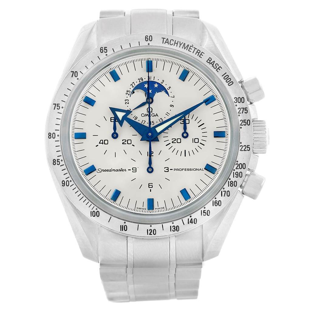 This image shows a front view of an Omega Speedmaster 3575.20.00 Men
s Stainless Steel White Dial 3575.20.00 Men
s Stainless Steel White Dial watch, highlighting the dial, subdials, and tachymeter bezel.