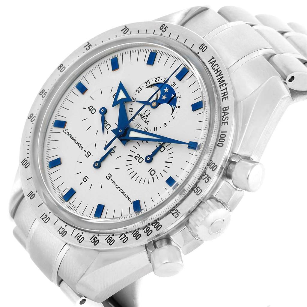 The Omega Speedmaster 3575.20.00 Men
s Stainless Steel White Dial 3575.20.00 Men
s Stainless Steel White Dial watch is shown at a right-side angle highlighting its bezel, dial, sub-dials, and crown.