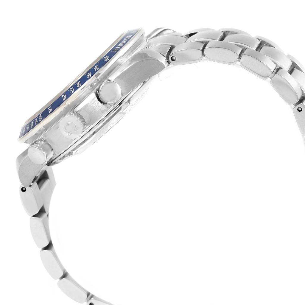 This side view of the Omega Speedmaster 3212.80.00 Men
s Stainless Steel Blue Dial 3212.80.00 Men
s Stainless Steel Blue Dial watch highlights the metal bracelet, bezel, crown, and pushers.