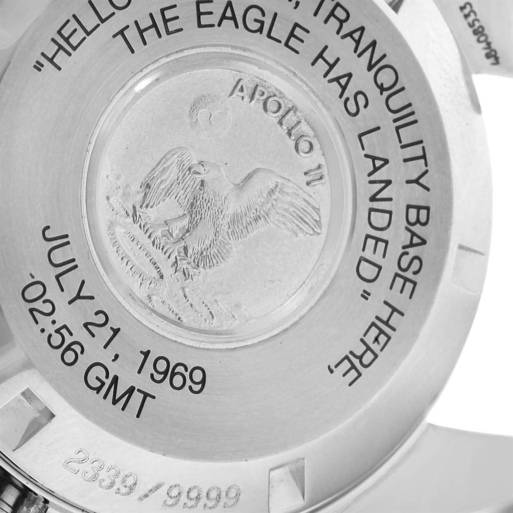 This image shows the engraved case back of an Omega Speedmaster 3560.50.00 Men
s Stainless Steel Black Dial 3560.50.00 Men
s Stainless Steel Black Dial watch featuring the Apollo 11 commemorative design.