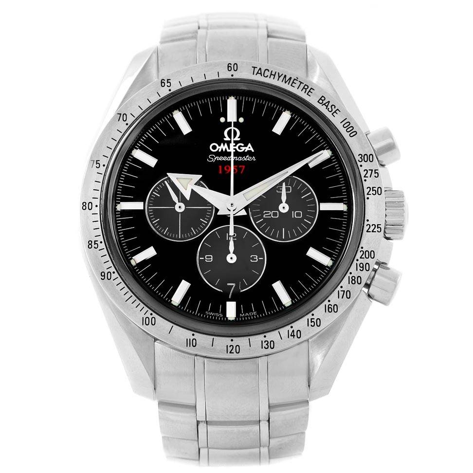 This image shows a front view of the Omega Speedmaster 321.10.42.50.01.001 Men
s Stainless Steel Black Dial 321.10.42.50.01.001 Men
s Stainless Steel Black Dial watch, highlighting its black dial and stainless steel bracelet.